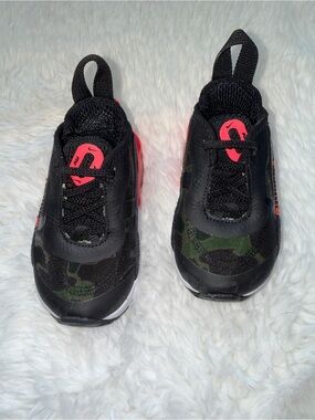 Nike Kids Black Camo Sneakers with Pink Accents
